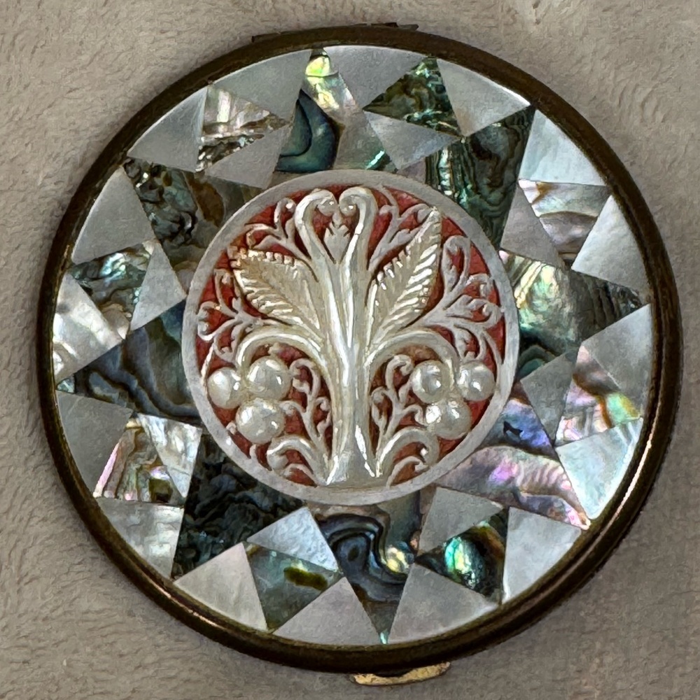 Antique compact powder from Cis-Jordan / Palestine from 1940’s. Mother of Pearl